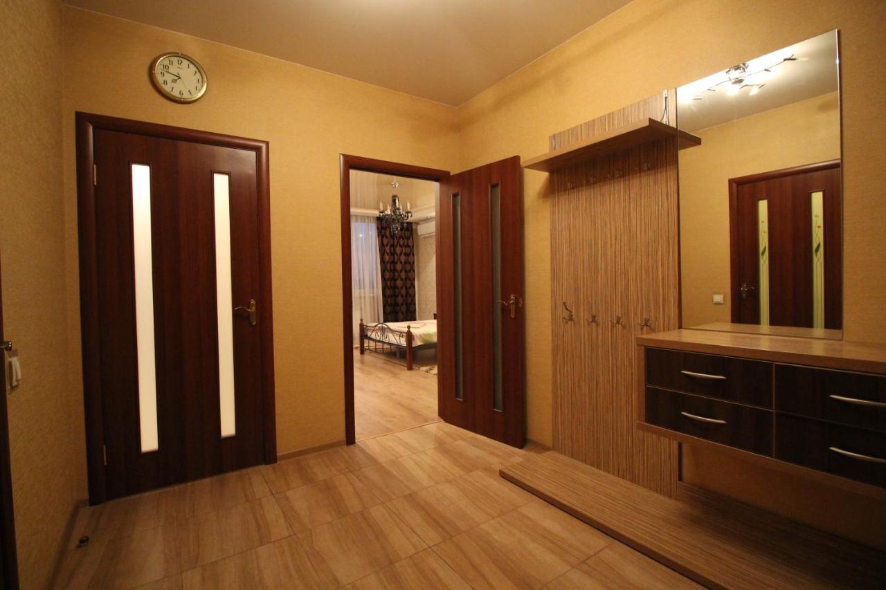 Panoramic View Lux Apartment On Metro Osokorky Kiev Exterior photo