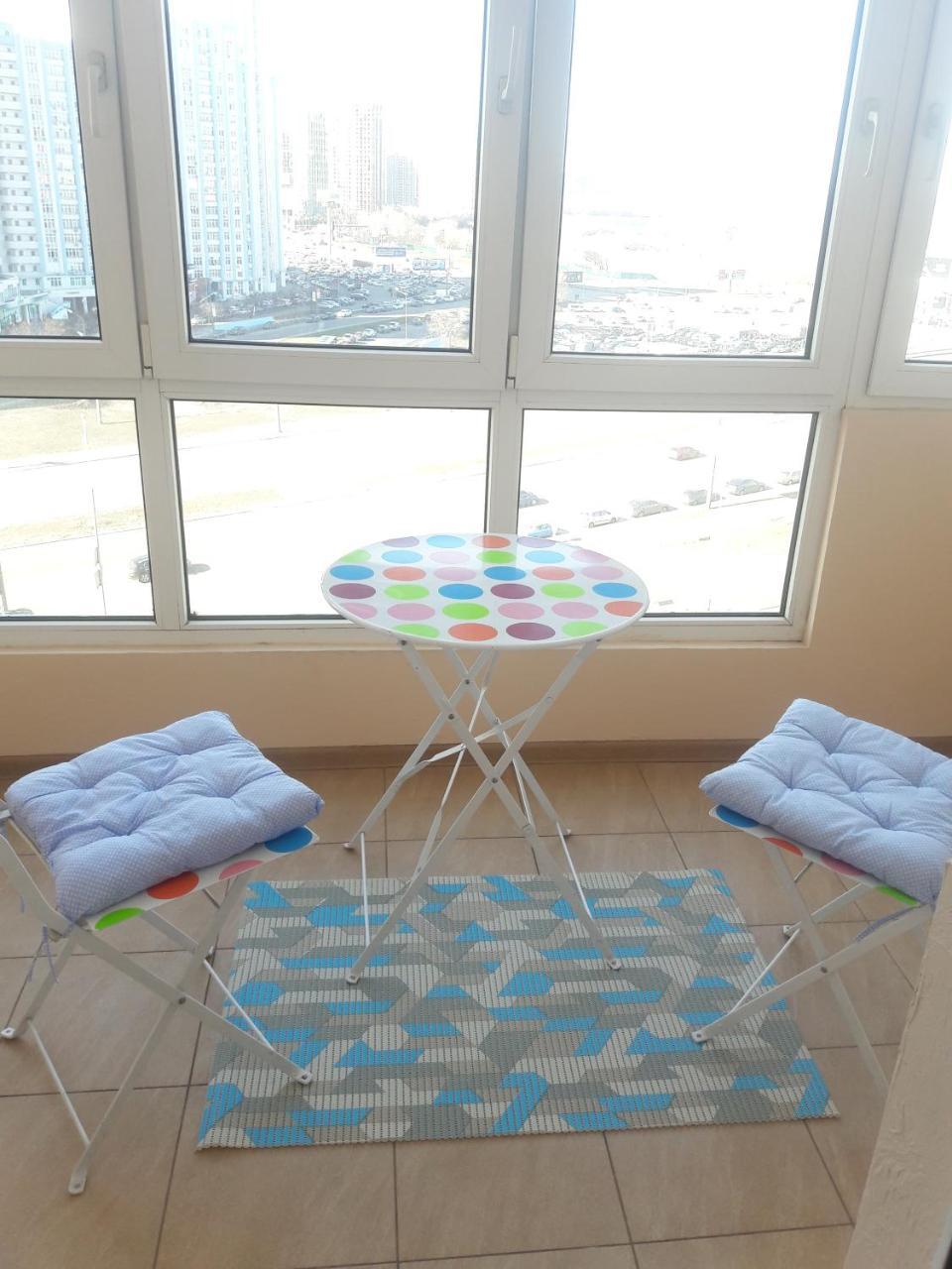 Panoramic View Lux Apartment On Metro Osokorky Kiev Exterior photo